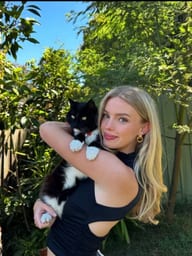 Amelia_Rose